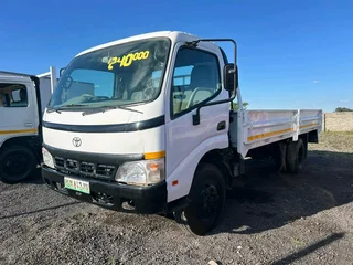 Toyota Dyna 4 tone