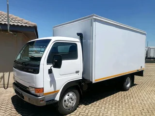 Nissan UD 40 Container