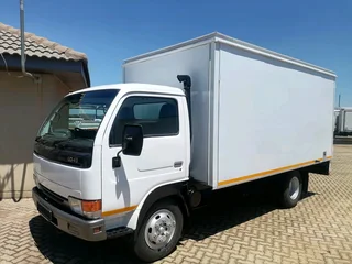 Nissan UD 40 Container