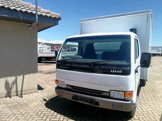 Nissan UD 40 Container
