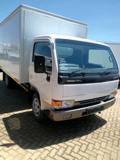 Nissan UD 40 Container