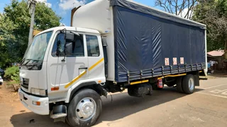Nissan UD 95 Curtains Side