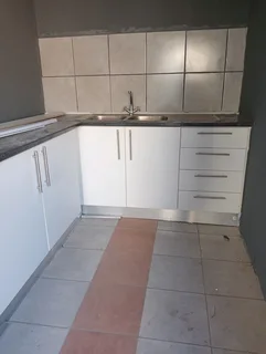 No sharing Big room to rent in Gezina immediately Incl. Water n Elect. Watsup ONLY 0728269090