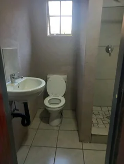 Bachelor to rent in Villieria, Gezina Pretoria Incl. Water n Elect. Watsup ONLY on 0728269090