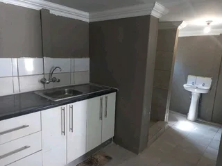 Bachelor to rent immediately include water, electricity in Villieria Gezina. Watsup ONLY 0728269090