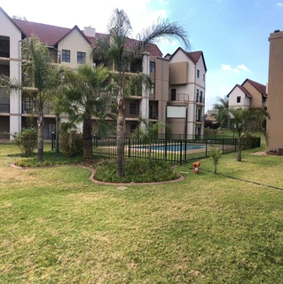 1 Bedroom Apartment For Sale in Zwartkop Golf Estate