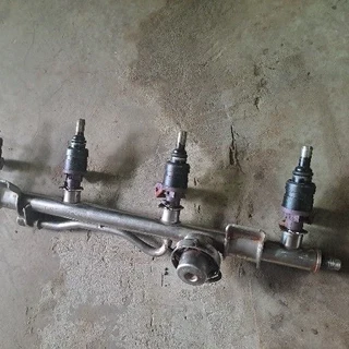 Mercedes 208 /203 spares read the description