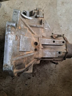 Mazda  b6 5speed gearbox hydraulic