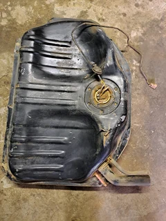Nissan sentra box shape e16 fuel tanks