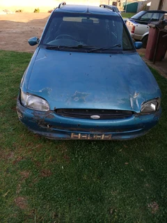 Ford escort mk5 zetec station wagen read