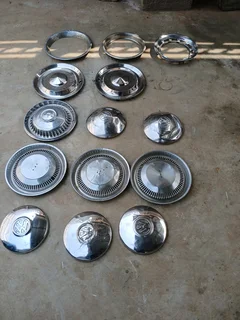 Various old wheel trim hub cap read descri