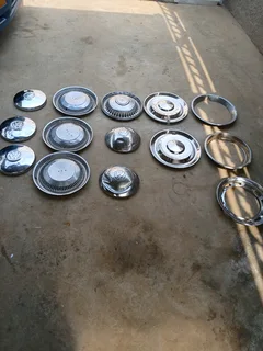 Various old wheel trim hub cap read descri