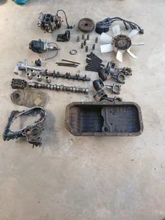 Toyota 4y engine spares