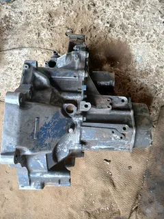 Mazda 2liter Fe hydraulic 5sp gearbox