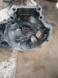 Mazda 2liter Fe hydraulic 5sp gearbox