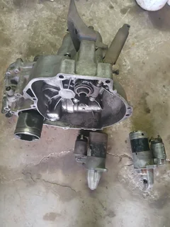 Nissan sentra box 1.6 5speed Gearbox