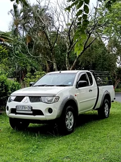 Mitsubishi Triton 2.5DID Diesel Club Cab Manual
