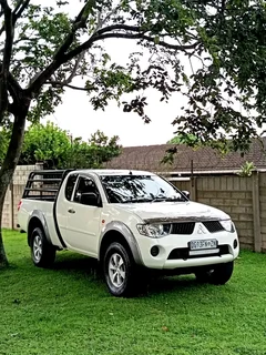 Mitsubishi Triton 2.5DID Diesel Club Cab Manual
