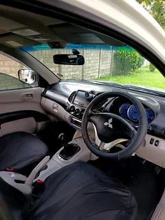 Mitsubishi Triton 2.5DID Diesel Club Cab Manual