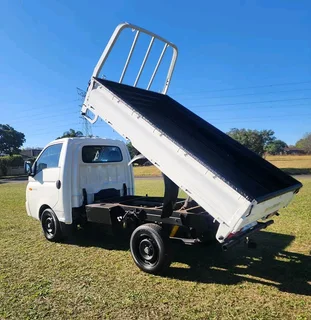 Hyundai H100 2.6D Tipper