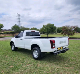 Isuzu D-Max 250C Fleetside
