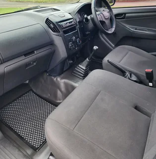 Isuzu D-Max 250C Fleetside