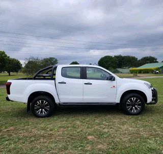 Isuzu KB250 D-TEQ X-RIDER D/C