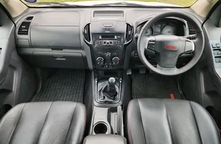 Isuzu KB250 D-TEQ X-RIDER D/C