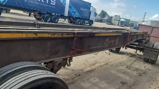Drawbar hooklift trailer