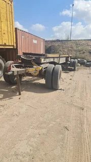 Drawbar hooklift trailer