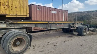 Drawbar hooklift trailer