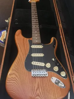 Guitar - Ad posted by Ricardo Mendoza