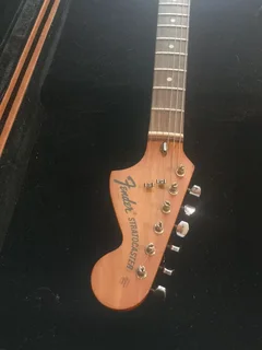 Guitar - Ad posted by Ricardo Mendoza