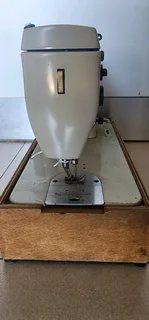 Vintage BERNINA Sewing Machine PLUS EXTRAS #full working condition!