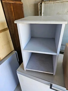 1x bedside table