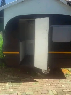 Food vending kitchen