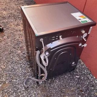 Hisense 9kgs frontloader