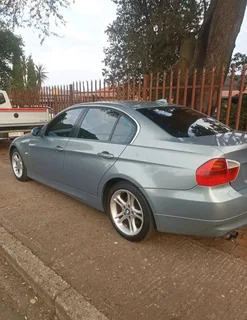 BMW E90 323I Manual