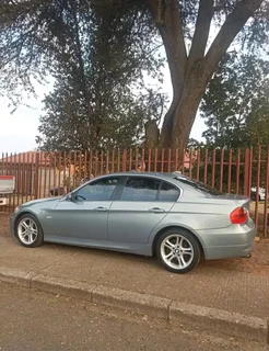 BMW E90 323I Manual