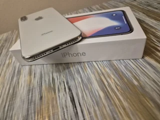 iPhone X (256GB)