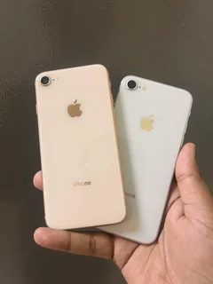 iPhone 8 (64GB)