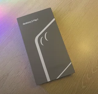 Samsung Galaxy Z Flip 7 (256GB)