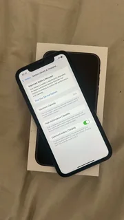 iPhone 11 (64GB)