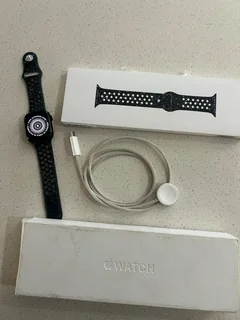 Apple Watch Series 9 (42mm)