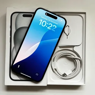 iPhone 15 (256GB)
