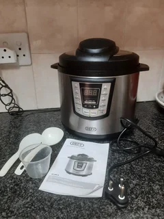 Defy PC 600 S 6 L Pressure Cooker
