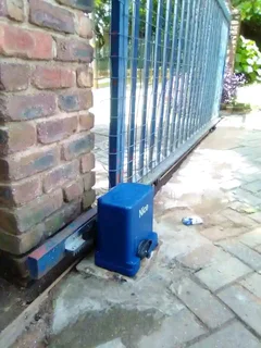 We specialize in installations and maintenance. Garage doors. Cctv cameras. Gate motor.fencing