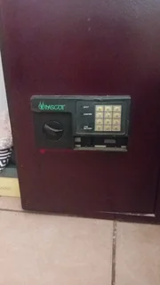 Digital-Lock Safe