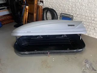 Thule Pacific 200 Roof Box