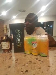 LOOKING FOR A JOB AS BARTENDER.